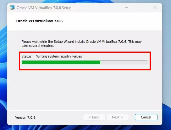 قم بالانتظار حتى يتم تثبيت برنامج VirtualBox على جهاز الكمبيوتر الخاص بك